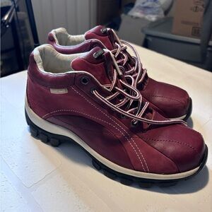 Perry Ellis Leather Boots